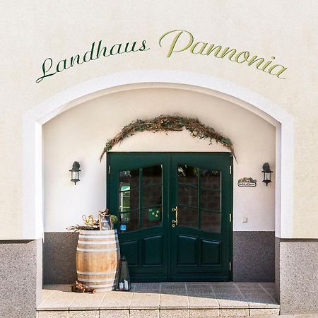 Landhaus Pannonia Mörbisch am See Esterno foto